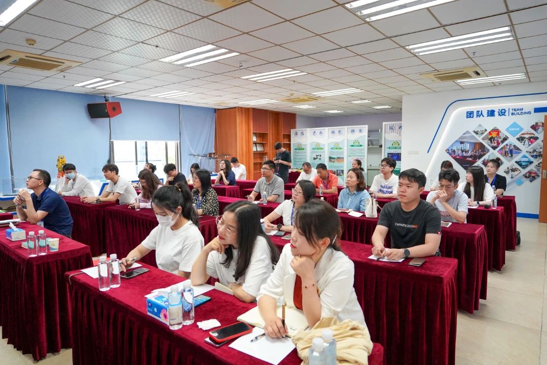 js555888金沙老品牌集团引领AI风潮，，全员学习共创生长