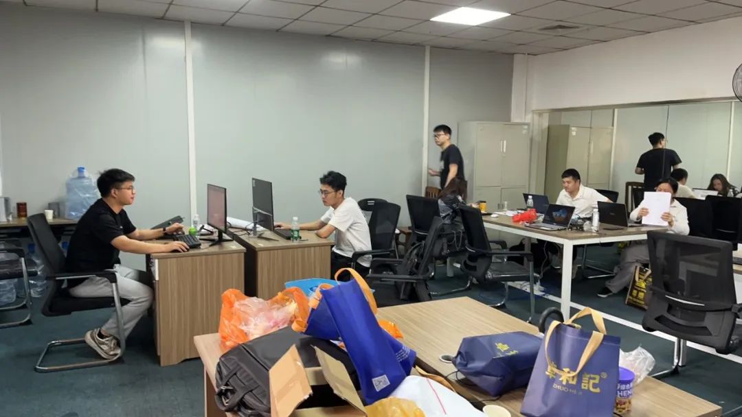 《致敬，，奋斗的青春》
